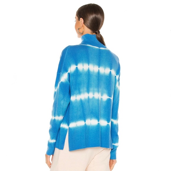 CINQ A SEPT BLUE TIE-DYE TURTLENECK SWEATER - Picture 7 of 10